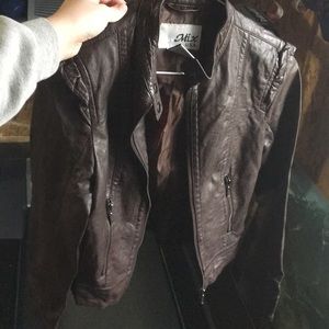 Cropped Brown leather jacket